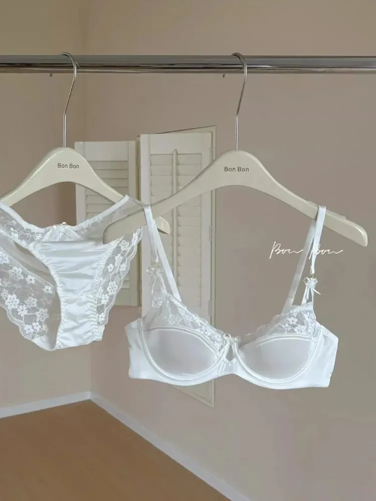 Early Spring Teen Girls Pure Desire Lingerie Set U-Back Soft Support Satin Stitch Lace Comfort Underwear Anti-Sag for Youth