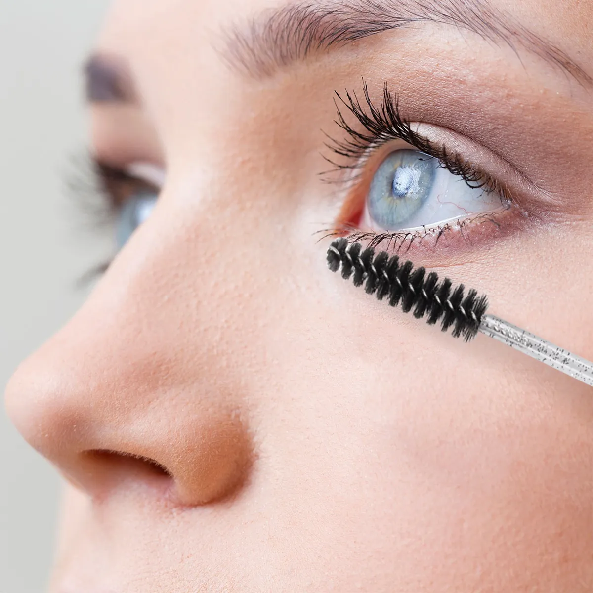 500Pcs Eyelash Brushes Eyelashes Extension Brush Mascara Wands Applicators Makeup Accessories For Eyelashes Eyebrows Wholesaler