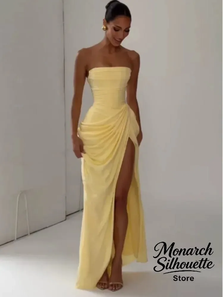 우아한 노란색 Strapless Pleated 롱 드레스 여성 세련된 솔리드 민소매 허리 Cinching 분할 가운 2026 레이디 이브닝 파티 가운