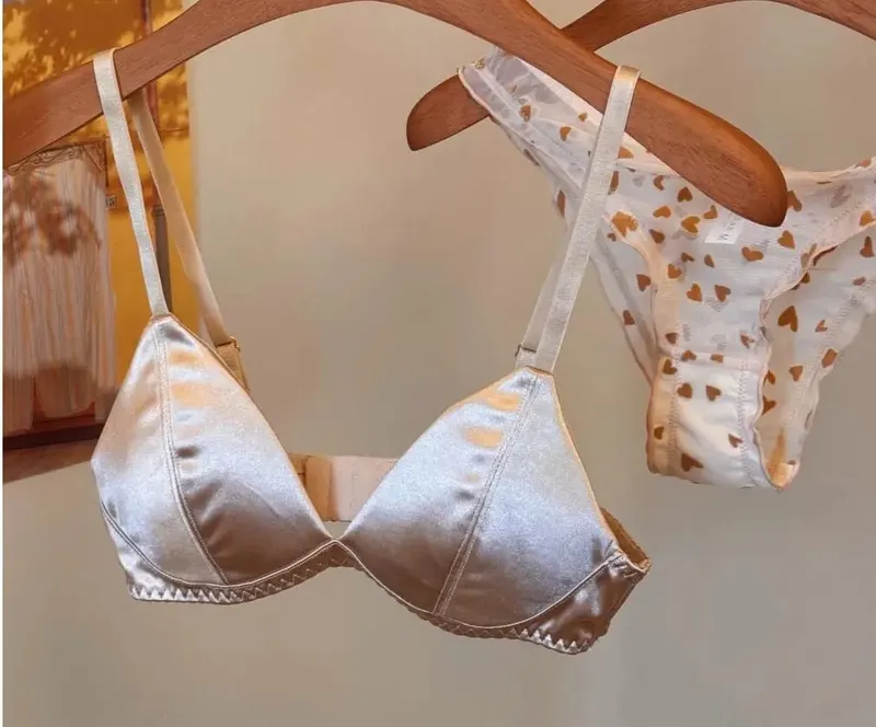 Sexy Satin Triangle Cup Non-Marking Bra Set Comfortable Wireless Lingerie for Large Breasts