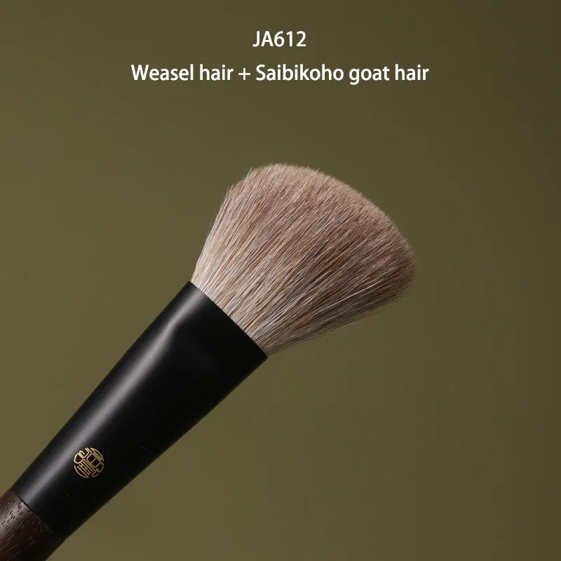 Professional Handmade Makeup Brushes 1PC Squirrel Fox Horse Goat Hair Angled Contour Brush Walnut Handle Make Up Brush