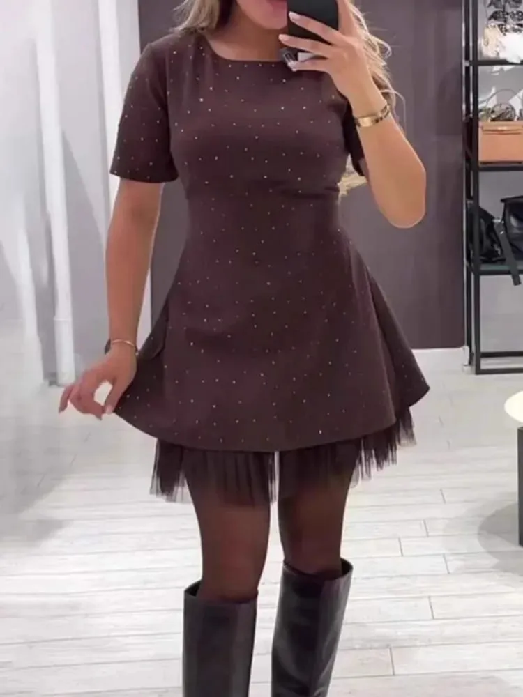 Abito casual elegante Primavera Estate Nuovo stile Hot Strass Orlo Maglia Solido Abito alla moda per donna Abito da vacanza a maniche corte