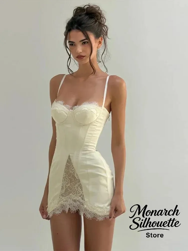 Effen Satijnen Kanten Korset Mini-jurk Vrouwen Sexy Spaghetti Band Sheer Paneel Slim Fit Korte Jurken 2026 Trendy Lady Avondje Uit dragen