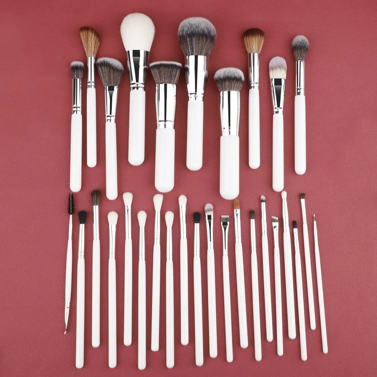 30 Pcs Makeup Brush Sets Professional Artists Using Angled Eye Contour Blending Brushes High Quality White Brush Custom
