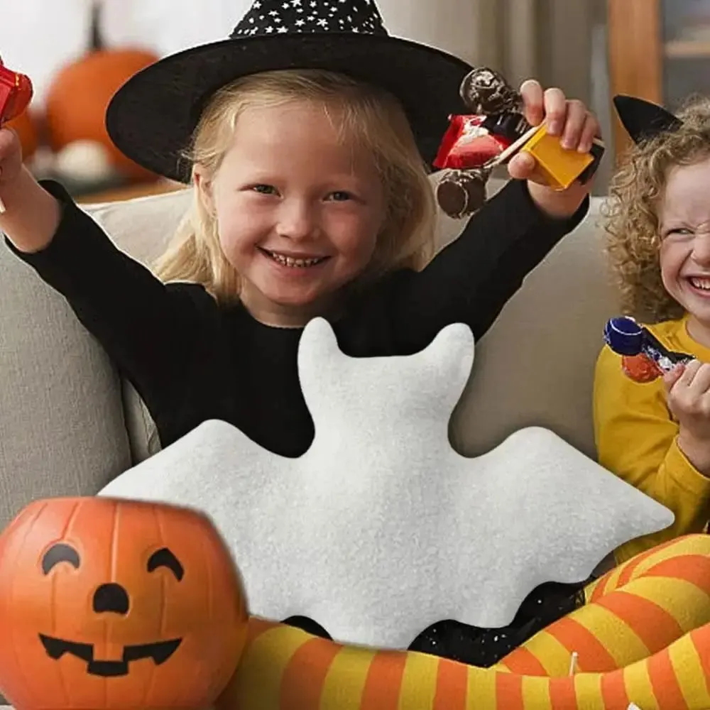 Plys materiale Bat Plys pude Halloween tema Blødt stof flagermus modellering pude Sort Hvid Brun Fyldedyr Plys til piger — image 4