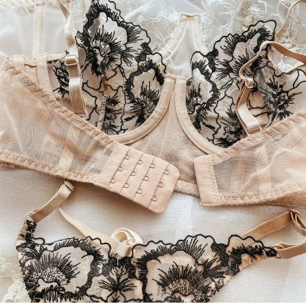 French Ultra Thin Women Underwear Set Sexy Lace Flowers Embroidery Bra Summer Ladies Wide Version Breathable Lingerie Thong Sets