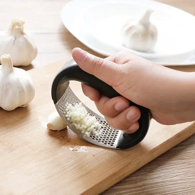 Stainless Steel Garlic Press Crusher Manual Mincer Chopping Tools Curve Fruit Vegetable Cooking Kitchen Gadgets — image 8
