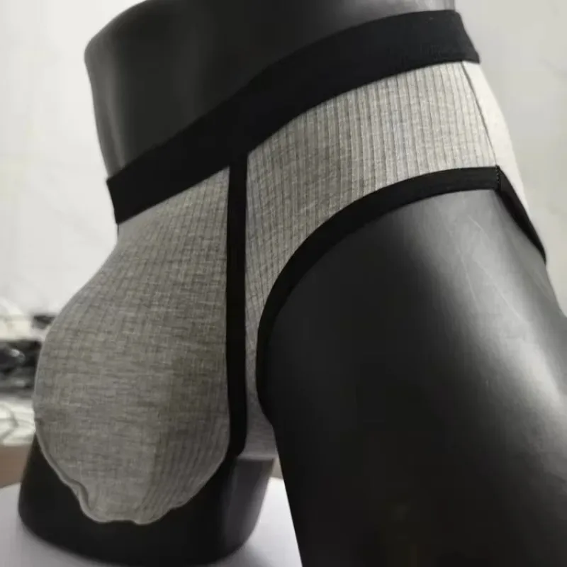 Herenslips met grote zakken zijn erg sexy. Sportondergoed met grote ruimte voor heren 3256810183240378