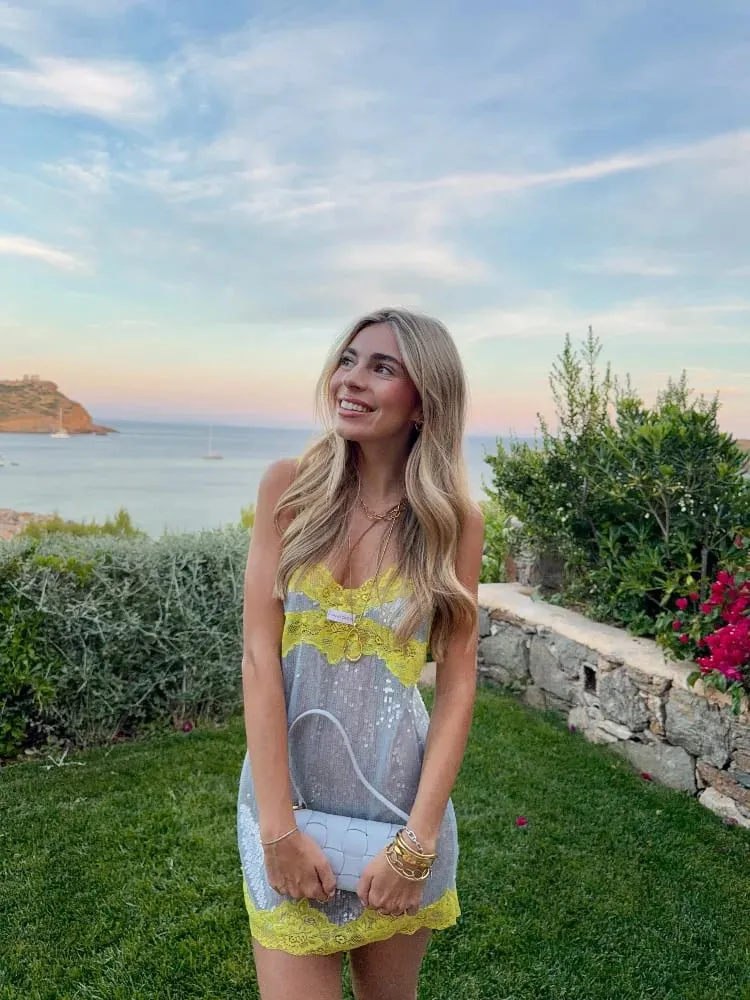 Gümüş Sarı Patchwork Dantel Kayma Mini Elbise Rahat V Yaka Şeffaf Dantel Trim Elbiseler kadın Yaz Plaj Tatil Törenlerinde 2026 Yeni — image 2