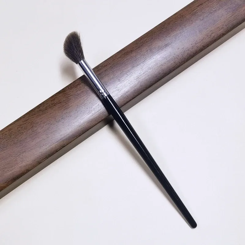 Angled Highlighter Brushes Face Shadow Blending Natural Goat Hair Powder Blusher Makeup Brush Tools