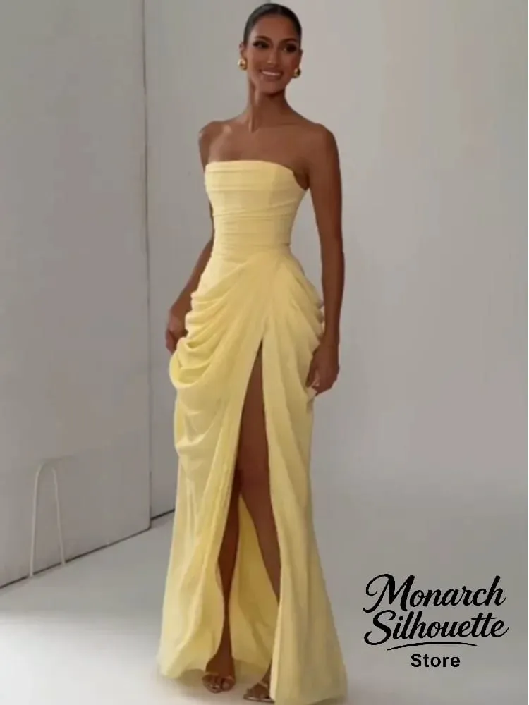 우아한 노란색 Strapless Pleated 롱 드레스 여성 세련된 솔리드 민소매 허리 Cinching 분할 가운 2026 레이디 이브닝 파티 가운