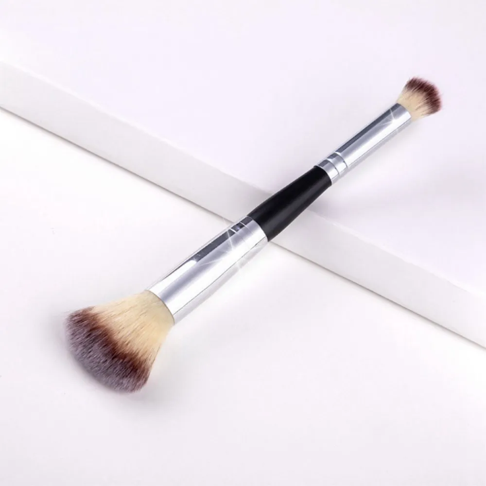Rounded Taperd Dual-ended Foundation Brush Short Hair Flawless Makeup Brushes Oblique Concealer Brush for Liquid Cream Powder