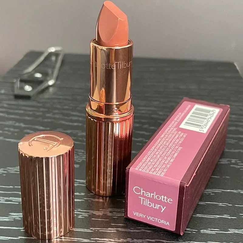 Luxury CT Makeup Suit Four Color Eyeshadow Palette Matte Setting Powder Facial Concealer Effect High-end Lipstick Lady Cosmetics