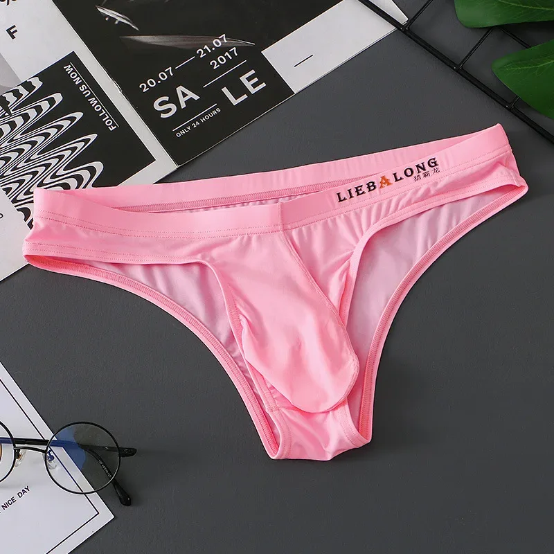 Slip homme Bikini sous-vêtements Sexy homme soie glacée pochette pénis Slip Cuecas Calzoncillos Hombre Slip Gay Lingerie solide homme