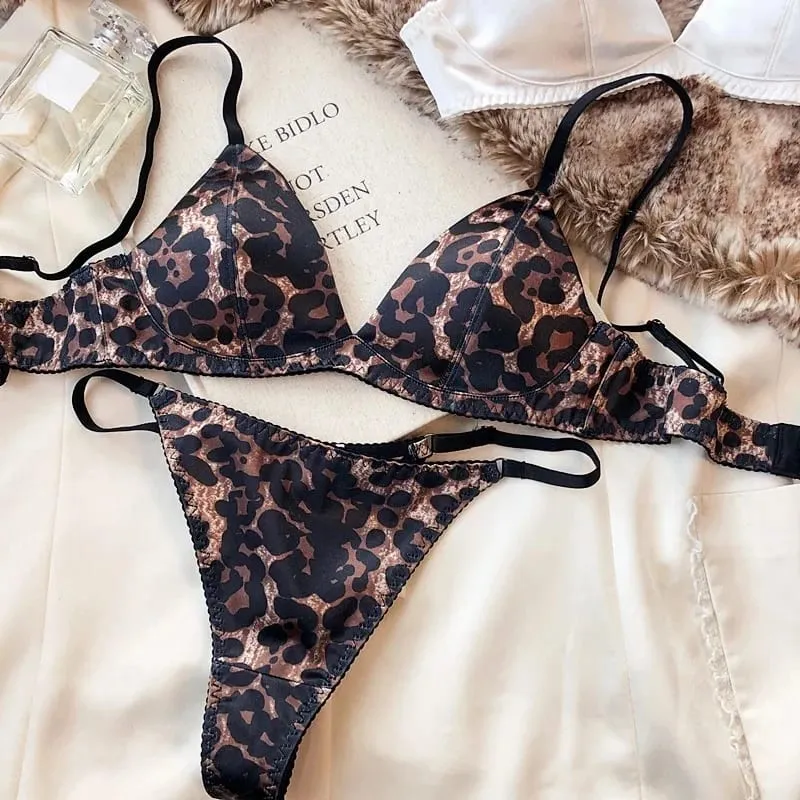 Summer Women Underwear Set Sexy Silken Triangle Cup Wireless Bras French Bralette Seamless Intimates Bra and Thong Lingerie Set