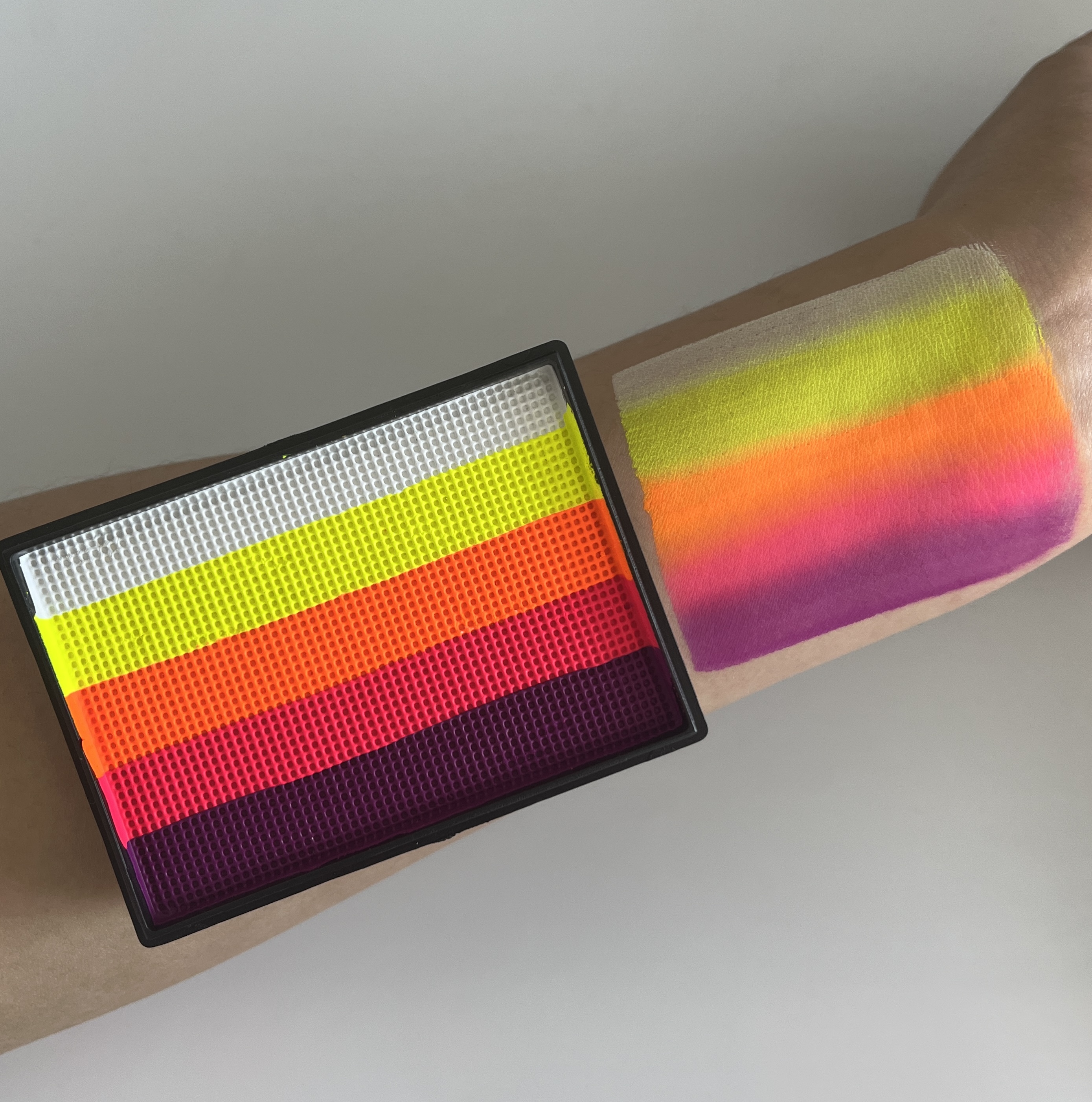 50g Face Body Paint Split Cake Rainbow Water Based Eyeliner No-Toxic Washable Supplies — image 22
