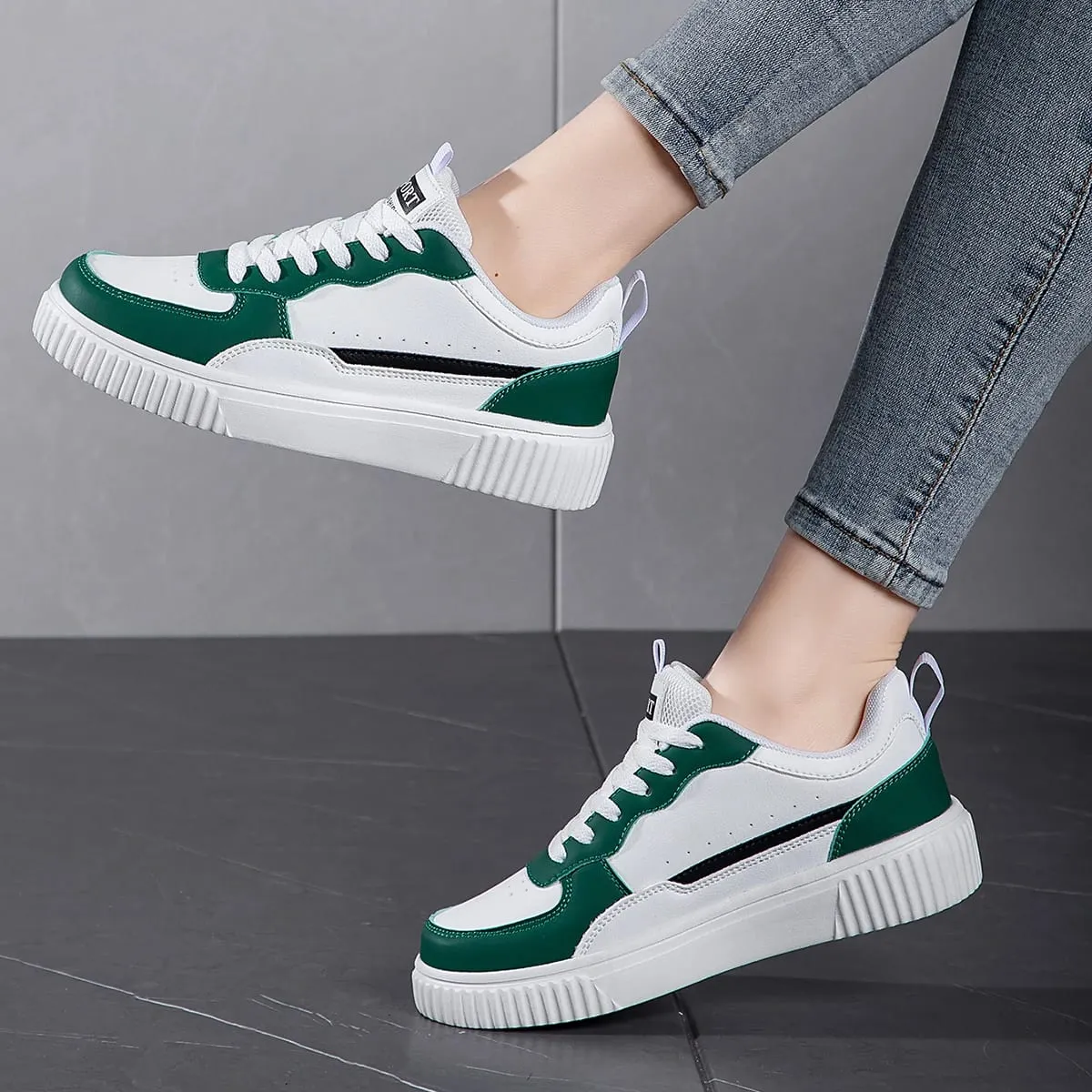 Men's Summer Breathable Trendy Versatile Casual White Sneakers for Teenagers Non-Slip Sports Thick-Soled White Shoes — image 4