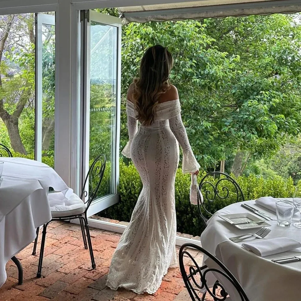 Oligai 優雅露肩修身洋裝 2024 新款白色喇叭袖蕾絲超長洋裝女款婚禮賓客禮服