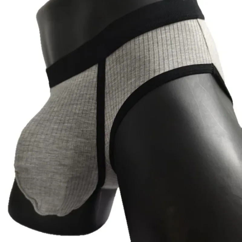 Herenslips met grote zakken zijn erg sexy. Sportondergoed met grote ruimte voor heren 3256810183240378