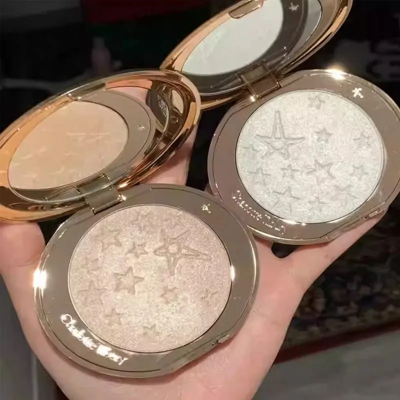 Charlotte Tilbury CT Highlighter Foundation hellt kontinuierlich die Textur des Make-up-Feuchtigkeits-Concealers im Puder auf