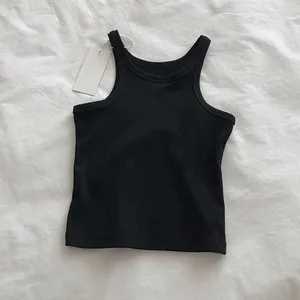 2024 女性タンクトップセクシーなクロップドトップ女性夏キャミソールキャミソール黒、白のスポーツ服女性のための