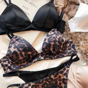 الصيف النساء الملابس الداخلية مجموعة حريري مثلث كأس حمالات الصدر اللاسلكية الفرنسية Bralette سلس العشير البرازيلي وثونغ مجموعة الملابس الداخلية