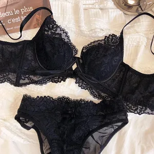 Yaz Underwie Ince Fincan Kadın Iç Çamaşırı Seksi Hollow Push Up Sütyen Seti Fransız Dantel Nakış Rahat Bralette Lingerie Setleri