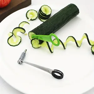 Manu-manong Vegetable Spiral Cutter - Stainless Steel Handheld Slicer na may Kurbadong Disenyo Angkop para sa Kahit na Pagputol ng Patatas