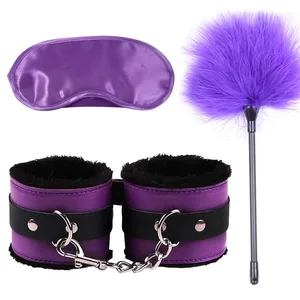 Kadınlar için seks oyuncakları Bdsm seti seksi deri peluş seks oyuncakları esaret kiti kelepçe tüy körü körüne fetiş flört ürünler yetişkinler için