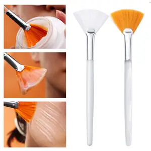 Prácticos cepillos faciales, ventilador, cepillos de maquillaje, cepillo portátil para máscara, herramientas cosméticas para mujeres, aplicador de máscara suave Facial Flexible