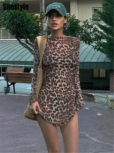 Shestyle Leopardo Sexy Abito a trapezio Donna Set a due pezzi Maglia trasparente Moda estremamente calda High Street Animal Print Elegante