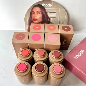 INS Pocket Powder Blusher Stick Lip Cheek Hydrating Stick Natural Rouge Powder Blusher Cream Lipstick Cheek Teacup Candy Color