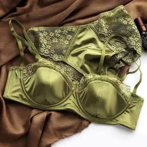Set pakaian dalam penopang atas nyaman setengah cangkir satin seksi Eropa - Amerika tipis dengan cincin baja bra mengkilap tepi renda hijau